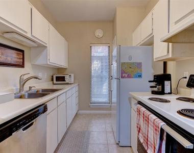 2300 Augusta Drive - Photo Thumbnail 10