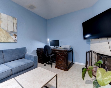 2300 Augusta Drive - Photo Thumbnail 4
