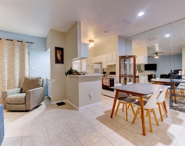 2300 Augusta Drive - Photo Thumbnail 7