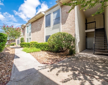 2300 Augusta Drive - Photo Thumbnail 25