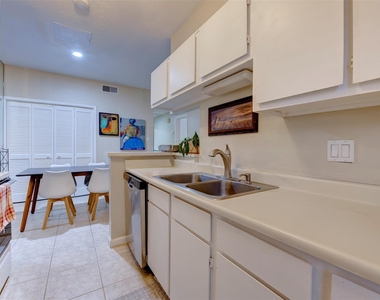 2300 Augusta Drive - Photo Thumbnail 12