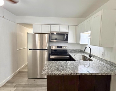 310 E Jack Street - Photo Thumbnail 14