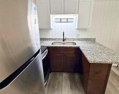 310 E Jack Street - Photo Thumbnail 15