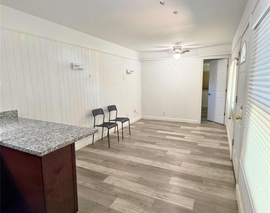 310 E Jack Street - Photo Thumbnail 12
