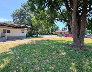 310 E Jack Street - Photo Thumbnail 5