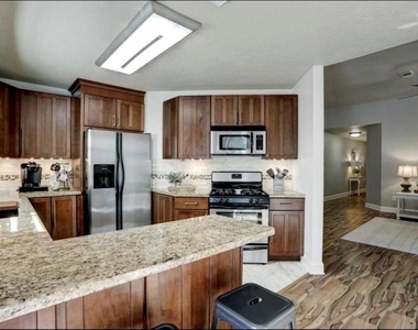 4508 Stonebridge Drive - Photo Thumbnail 11