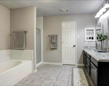 4508 Stonebridge Drive - Photo Thumbnail 13