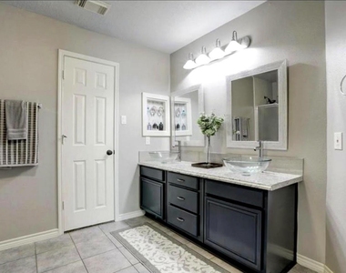 4508 Stonebridge Drive - Photo Thumbnail 15