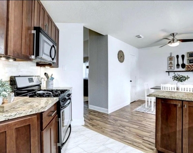 4508 Stonebridge Drive - Photo Thumbnail 10
