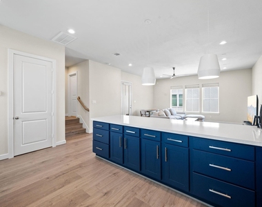 3019 Hicks Street - Photo Thumbnail 7