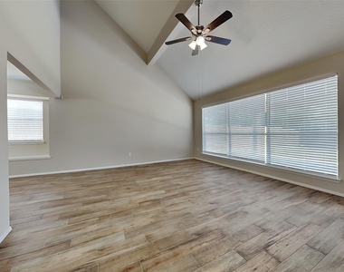2915 Bentley Court - Photo Thumbnail 1