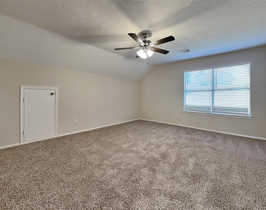 2915 Bentley Court - Photo Thumbnail 15