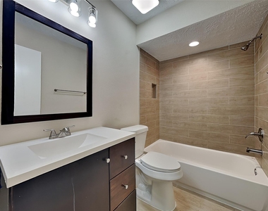 2915 Bentley Court - Photo Thumbnail 16