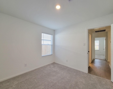 15671 Plum Brook Drive - Photo Thumbnail 18