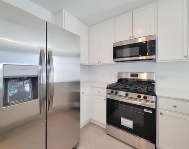 15671 Plum Brook Drive - Photo Thumbnail 12