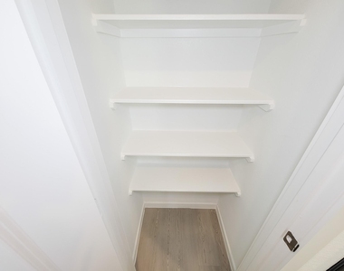 15671 Plum Brook Drive - Photo Thumbnail 7