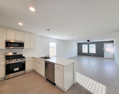 15671 Plum Brook Drive - Photo Thumbnail 13