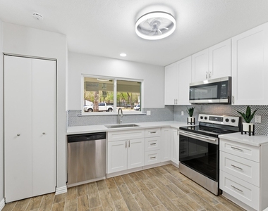 1808 N Red Cedar Circle - Photo Thumbnail 5