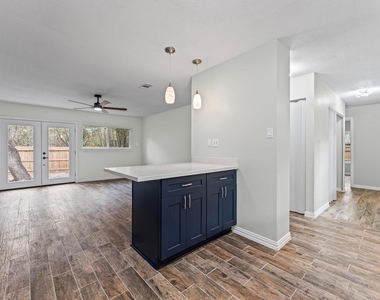 1808 N Red Cedar Circle - Photo Thumbnail 9