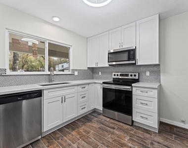 1808 N Red Cedar Circle - Photo Thumbnail 6