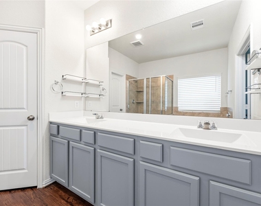 6418 Shadowbrook Hollow Trail - Photo Thumbnail 7