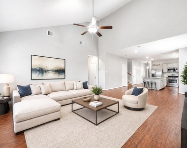 6418 Shadowbrook Hollow Trail - Photo Thumbnail 4