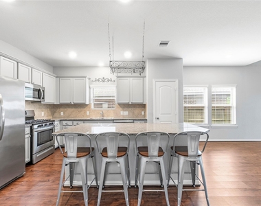 6418 Shadowbrook Hollow Trail - Photo Thumbnail 2