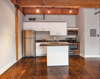 711 William Street - Photo Thumbnail 2