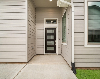 1547 Crystal Stream Drive - Photo Thumbnail 3
