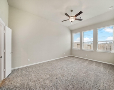 1547 Crystal Stream Drive - Photo Thumbnail 17