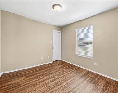 503 Pine Cluster Court - Photo Thumbnail 11