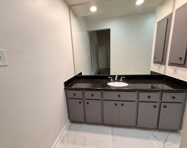 1114 Stoney Hill Drive - Photo Thumbnail 39