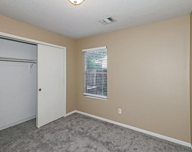 13230 Firebrick Drive - Photo Thumbnail 9