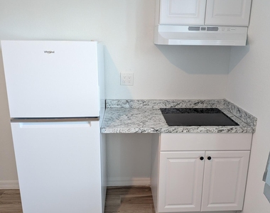 559 Oldenberg Street Sw - Photo Thumbnail 1