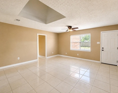 2507 Ciderwood Drive - Photo Thumbnail 7
