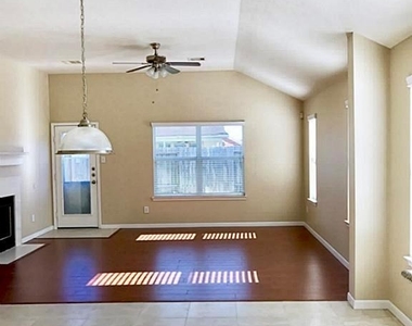 30318 Emerson Creek Drive - Photo Thumbnail 8