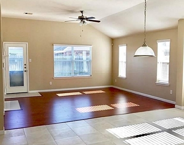 30318 Emerson Creek Drive - Photo Thumbnail 13