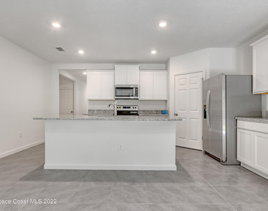 7559 Tourmaline Drive - Photo Thumbnail 2