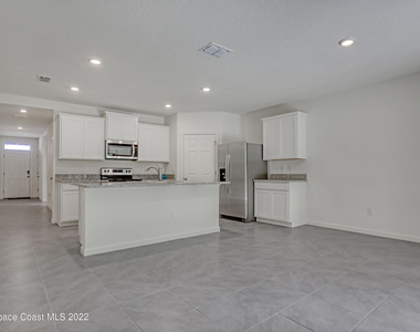 7559 Tourmaline Drive - Photo Thumbnail 6