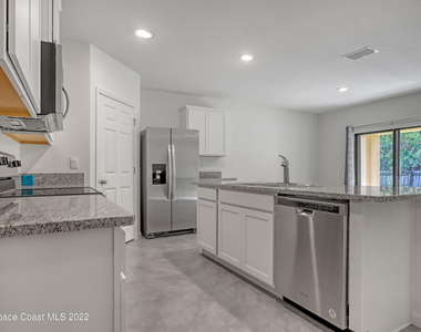 7559 Tourmaline Drive - Photo Thumbnail 4