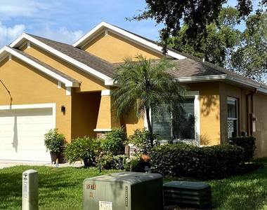 412 Waterside Circle - Photo Thumbnail 1
