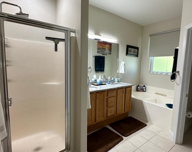 412 Waterside Circle - Photo Thumbnail 6