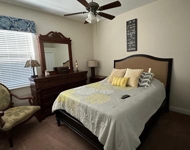 412 Waterside Circle - Photo Thumbnail 9