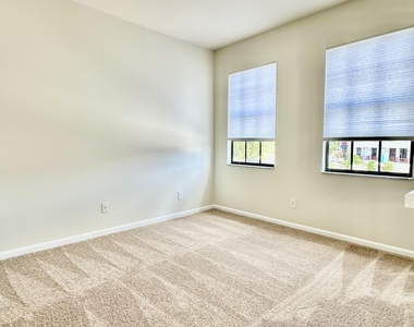 1310 Lara Circle - Photo Thumbnail 27
