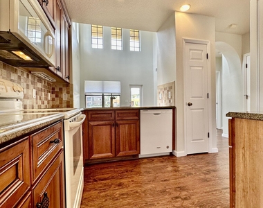 1310 Lara Circle - Photo Thumbnail 14