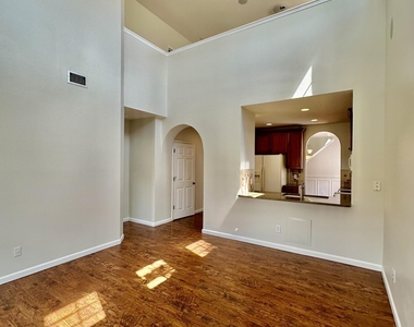 1310 Lara Circle - Photo Thumbnail 17