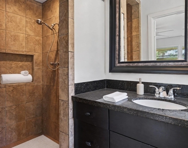5027 Creekbend Drive - Photo Thumbnail 9