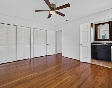 5027 Creekbend Drive - Photo Thumbnail 14