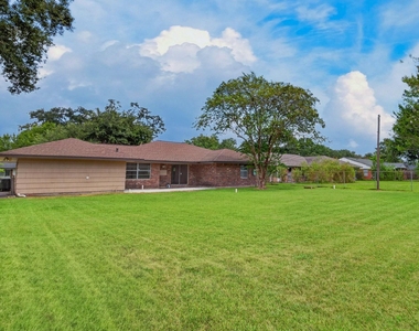 5027 Creekbend Drive - Photo Thumbnail 3