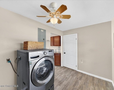 545 S Courtenay Parkway - Photo Thumbnail 15